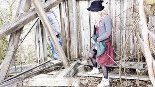 BAUERNHUR_-_Vo_Jungbauer_erst_bespannt_dann – Mia Adler