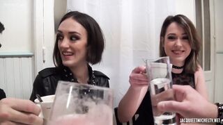 Marie, 26 Ans, S’amuse Avec Sophia